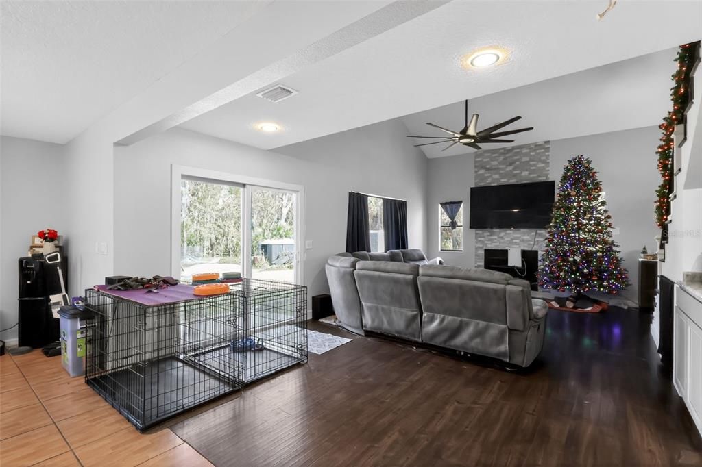 En Venta: $570,000 (3 camas, 2 baños, 1452 Pies cuadrados)