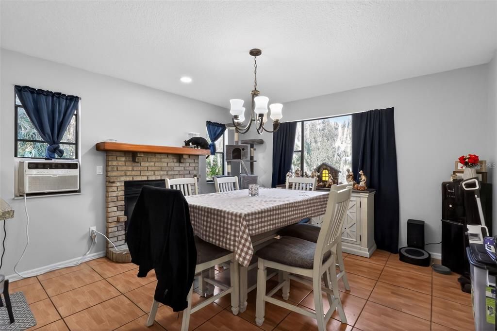 En Venta: $570,000 (3 camas, 2 baños, 1452 Pies cuadrados)