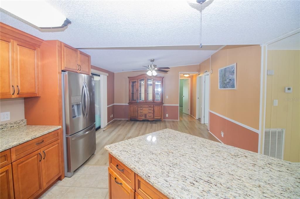 For Sale: $225,000 (3 beds, 2 baths, 1620 Square Feet)