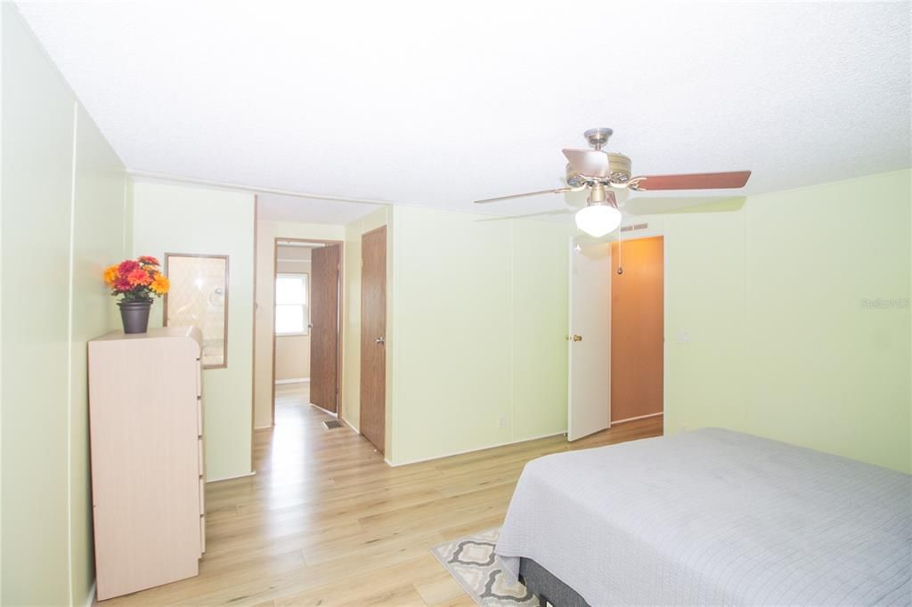 For Sale: $225,000 (3 beds, 2 baths, 1620 Square Feet)