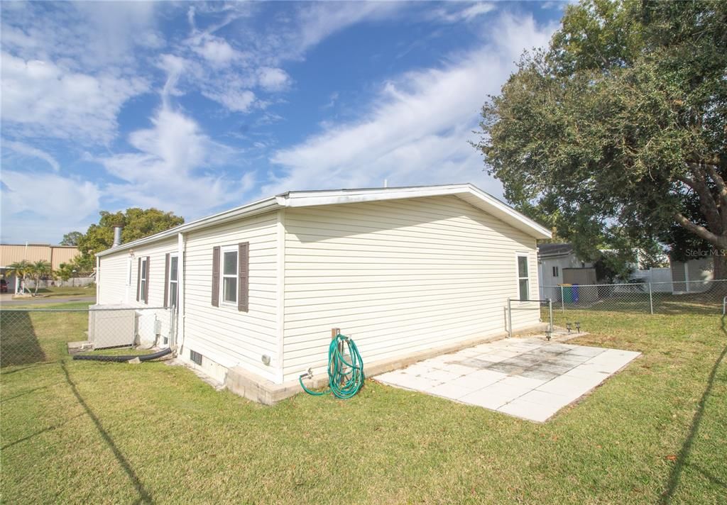 Active With Contract: $215,000 (3 beds, 2 baths, 1620 Square Feet)