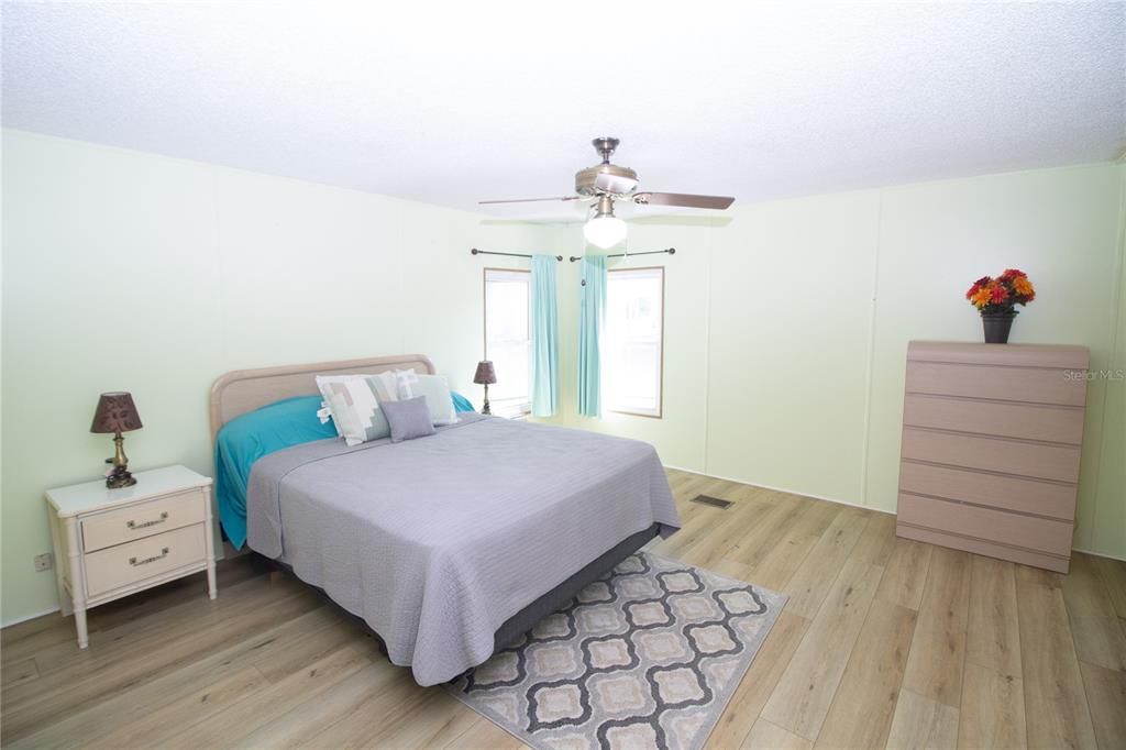 For Sale: $225,000 (3 beds, 2 baths, 1620 Square Feet)