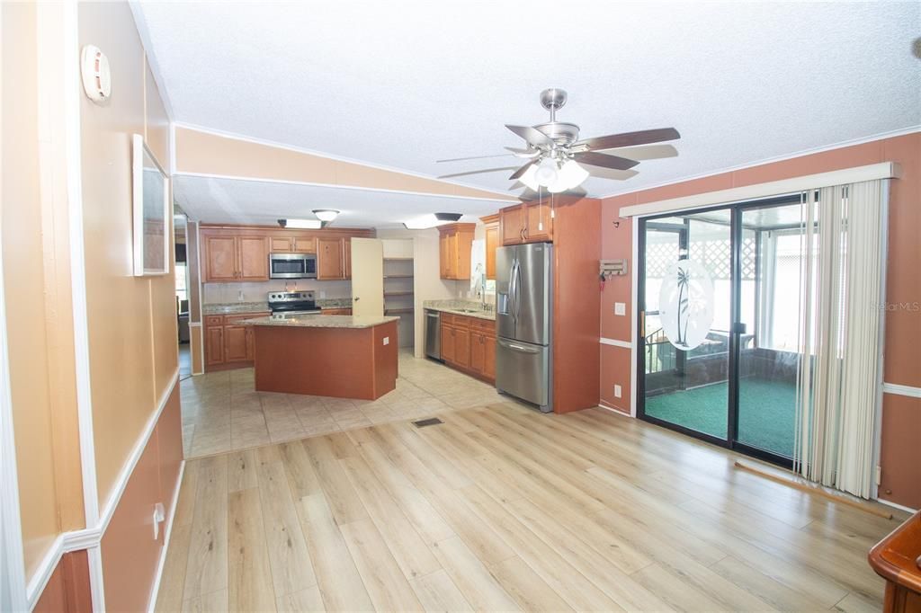 For Sale: $225,000 (3 beds, 2 baths, 1620 Square Feet)