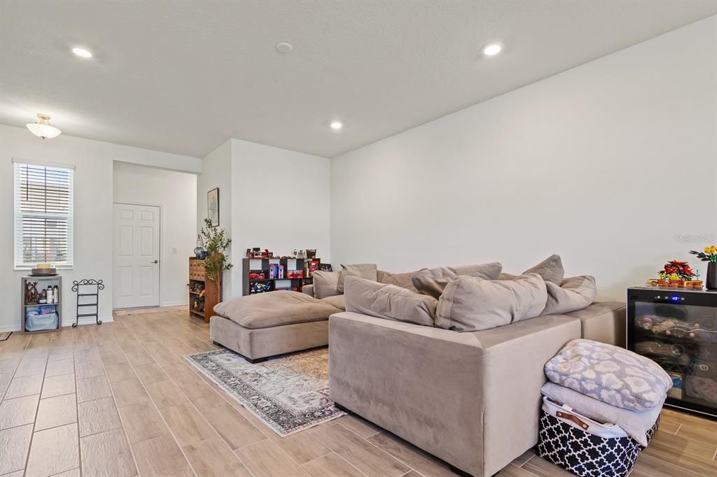 待售: $395,000 (3 贝兹, 2 浴室, 1910 平方英尺)