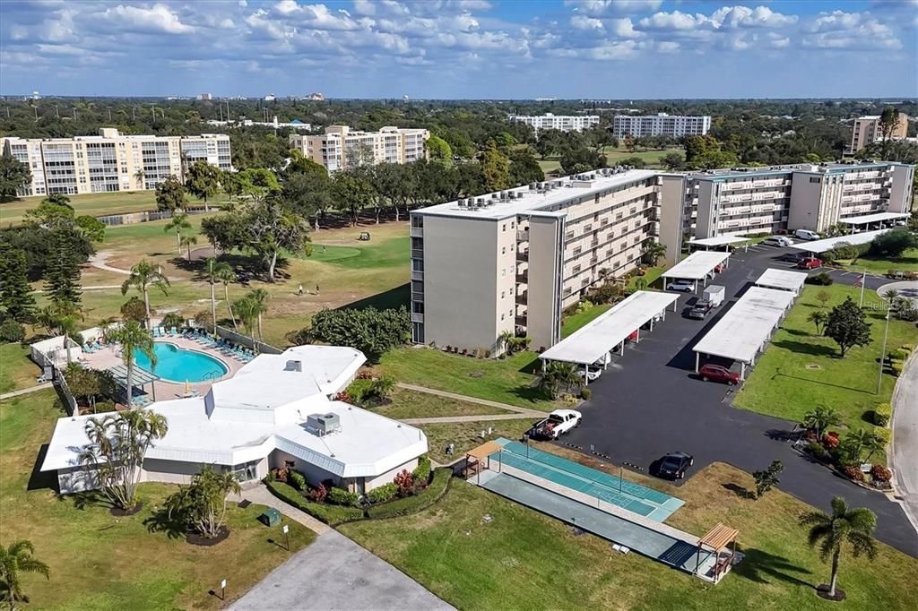 For Sale: $255,900 (2 beds, 2 baths, 1008 Square Feet)