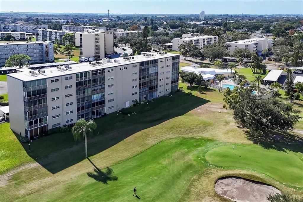 For Sale: $255,900 (2 beds, 2 baths, 1008 Square Feet)