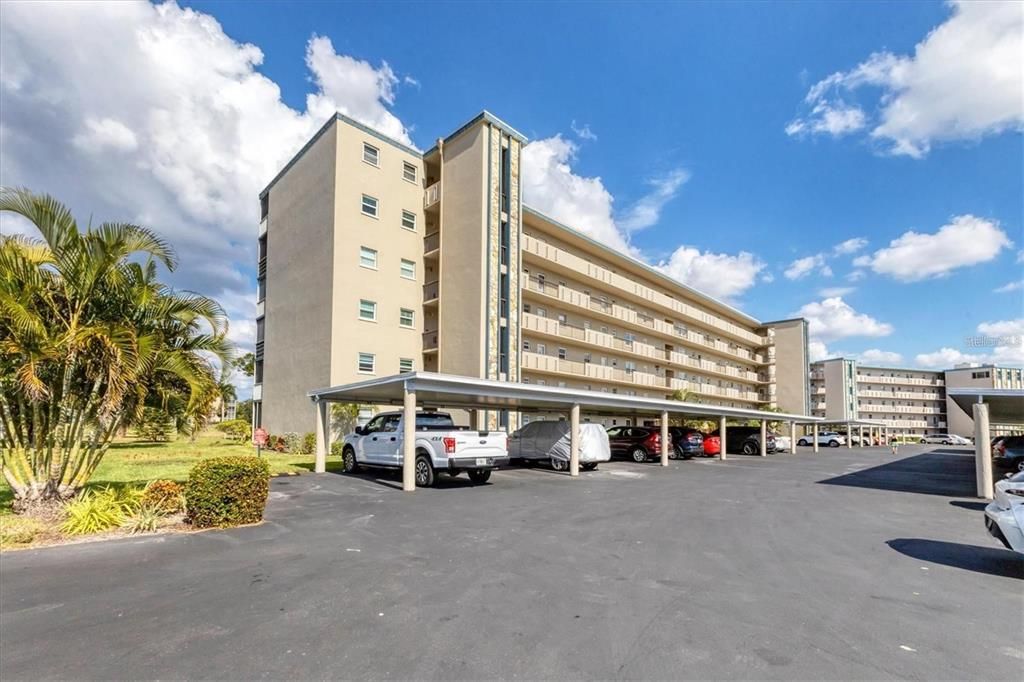 For Sale: $255,900 (2 beds, 2 baths, 1008 Square Feet)