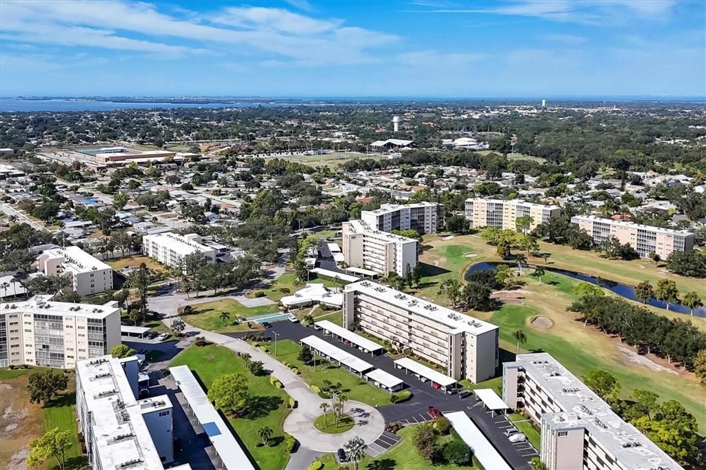 For Sale: $255,900 (2 beds, 2 baths, 1008 Square Feet)