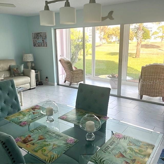 For Sale: $255,900 (2 beds, 2 baths, 1008 Square Feet)