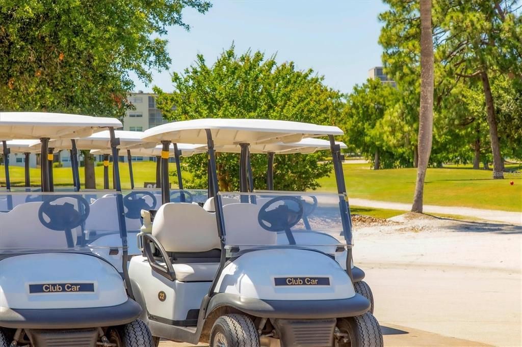 For Sale: $255,900 (2 beds, 2 baths, 1008 Square Feet)