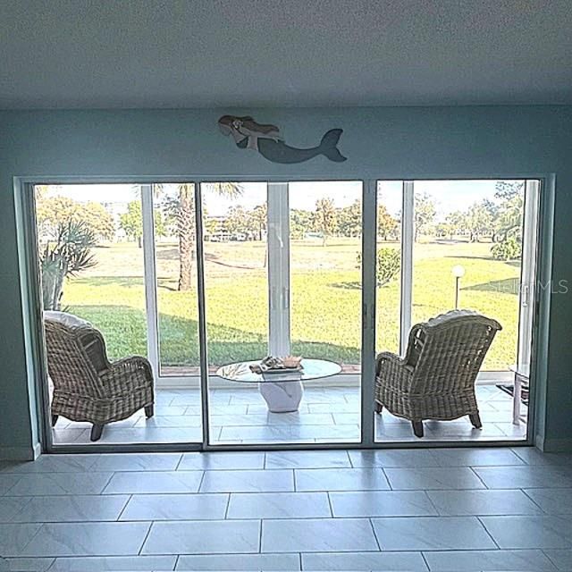 For Sale: $255,900 (2 beds, 2 baths, 1008 Square Feet)