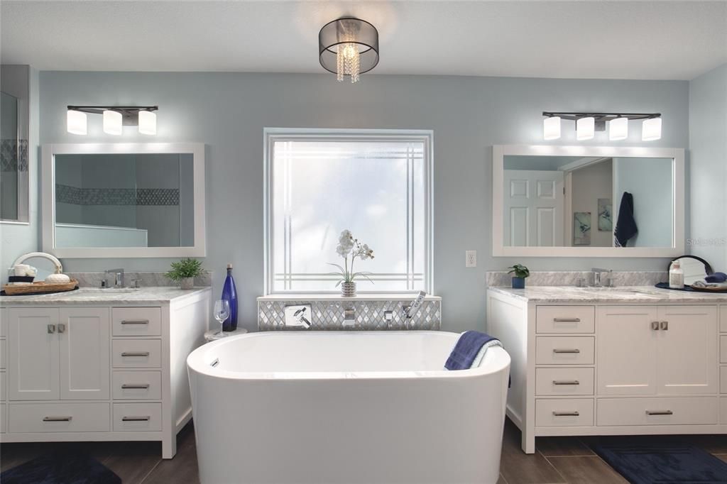 For Sale: $649,999 (4 beds, 2 baths, 2803 Square Feet)