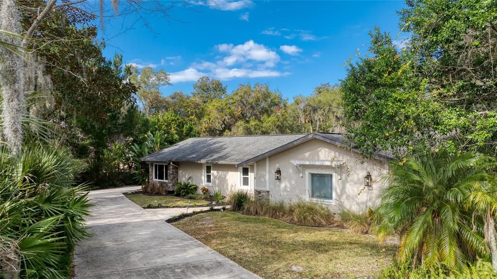 For Sale: $649,999 (4 beds, 2 baths, 2803 Square Feet)