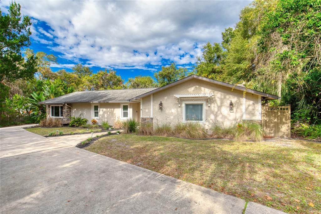 For Sale: $649,999 (4 beds, 2 baths, 2803 Square Feet)