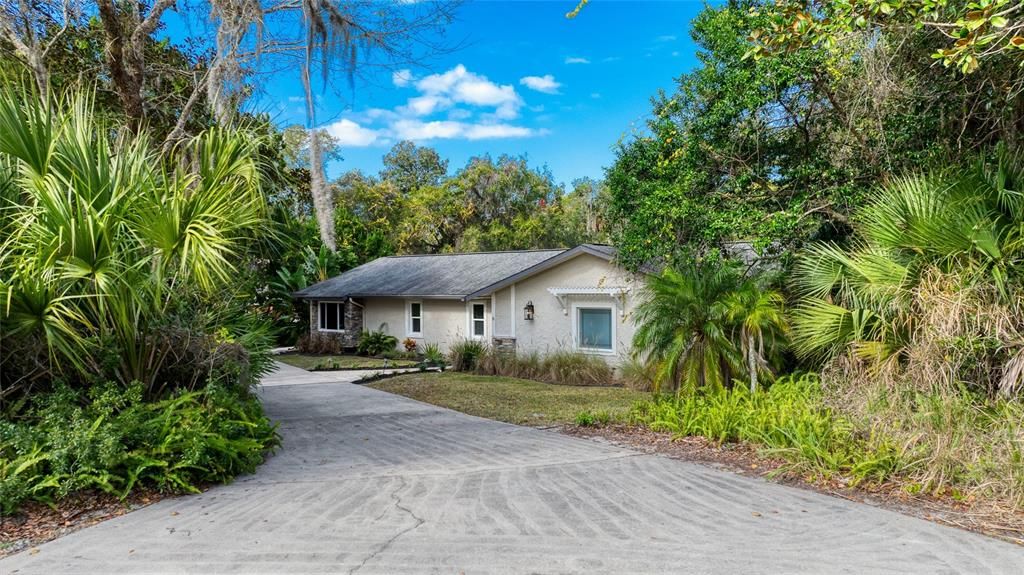 For Sale: $649,999 (4 beds, 2 baths, 2803 Square Feet)