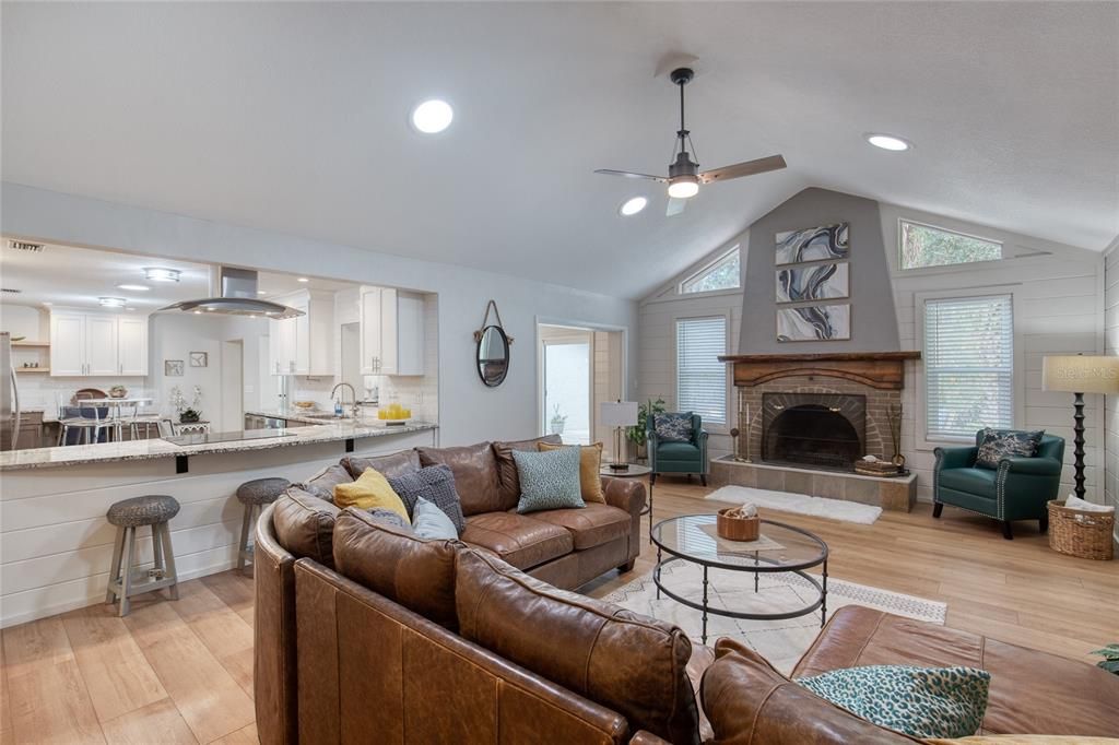 For Sale: $649,999 (4 beds, 2 baths, 2803 Square Feet)