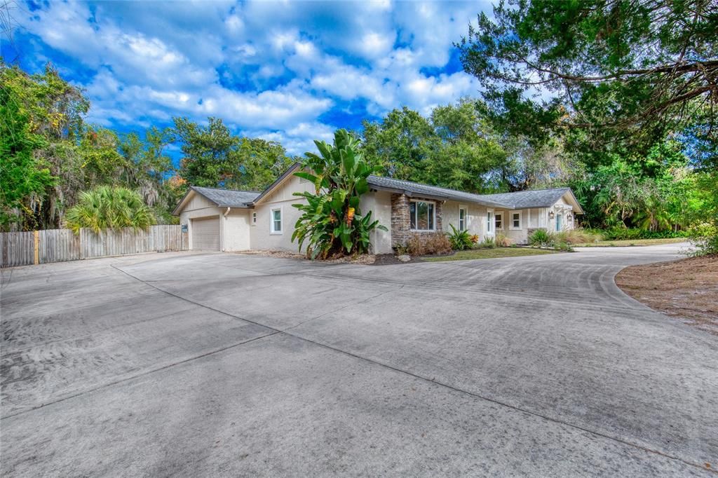 For Sale: $649,999 (4 beds, 2 baths, 2803 Square Feet)