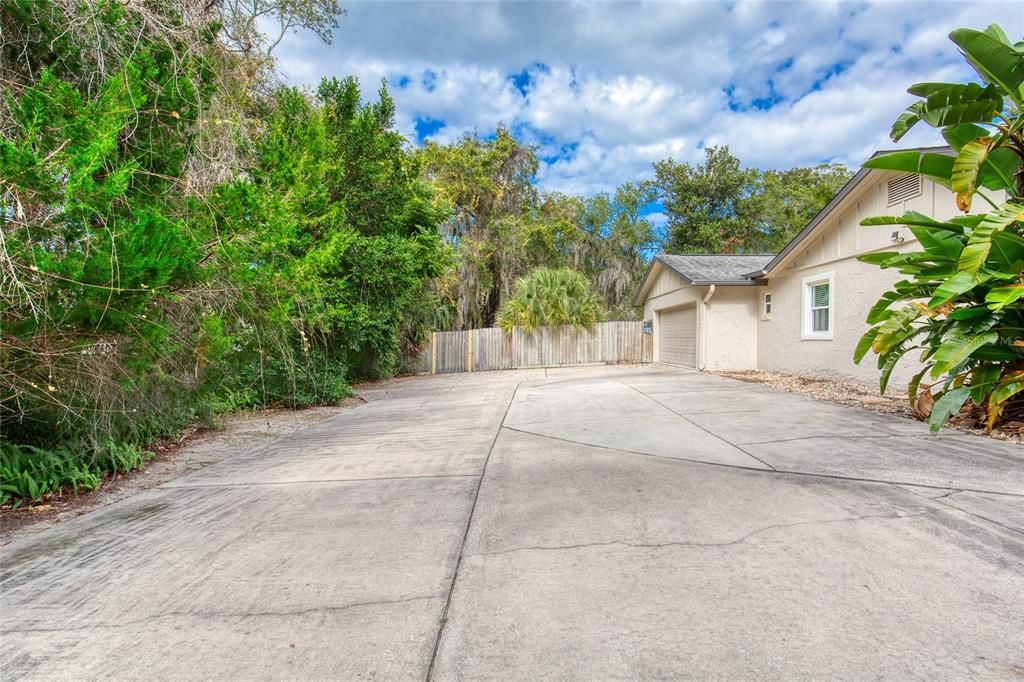 For Sale: $649,999 (4 beds, 2 baths, 2803 Square Feet)