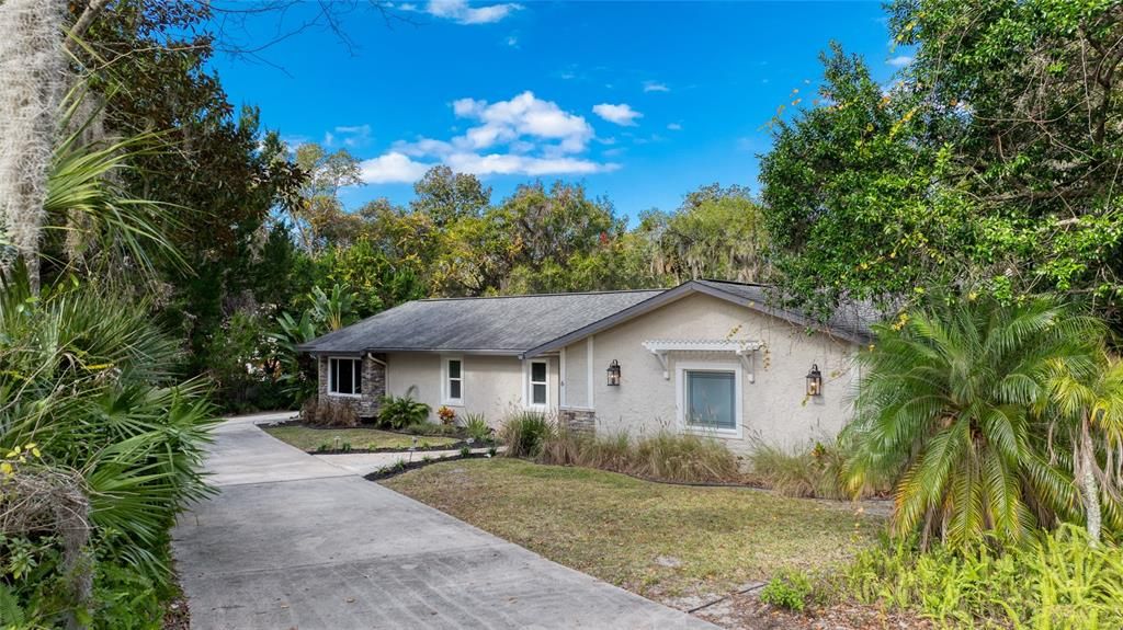 For Sale: $649,999 (4 beds, 2 baths, 2803 Square Feet)