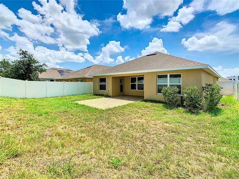 For Rent: $2,190 (3 beds, 2 baths, 1521 Square Feet)