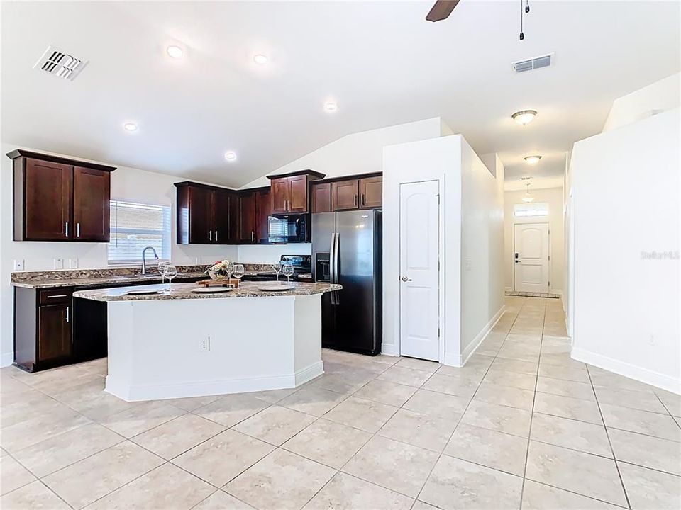 For Rent: $2,190 (3 beds, 2 baths, 1521 Square Feet)