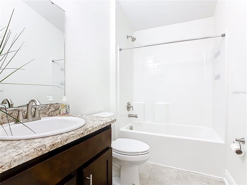 For Rent: $2,190 (3 beds, 2 baths, 1521 Square Feet)