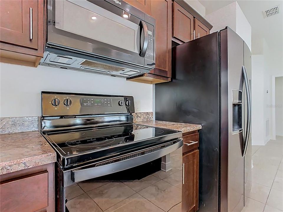 For Rent: $2,190 (3 beds, 2 baths, 1521 Square Feet)