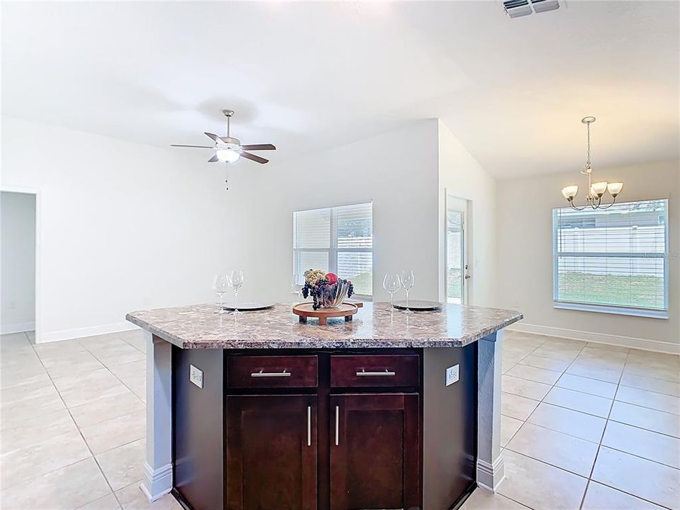 For Rent: $2,190 (3 beds, 2 baths, 1521 Square Feet)