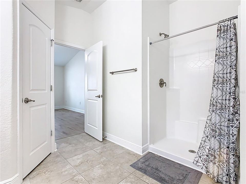 For Rent: $2,190 (3 beds, 2 baths, 1521 Square Feet)