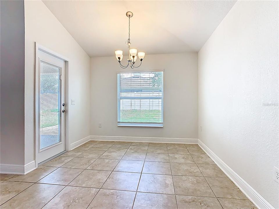 For Rent: $2,190 (3 beds, 2 baths, 1521 Square Feet)