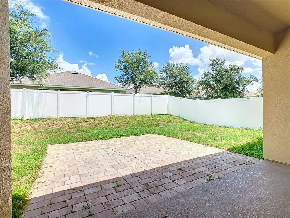 For Rent: $2,190 (3 beds, 2 baths, 1521 Square Feet)