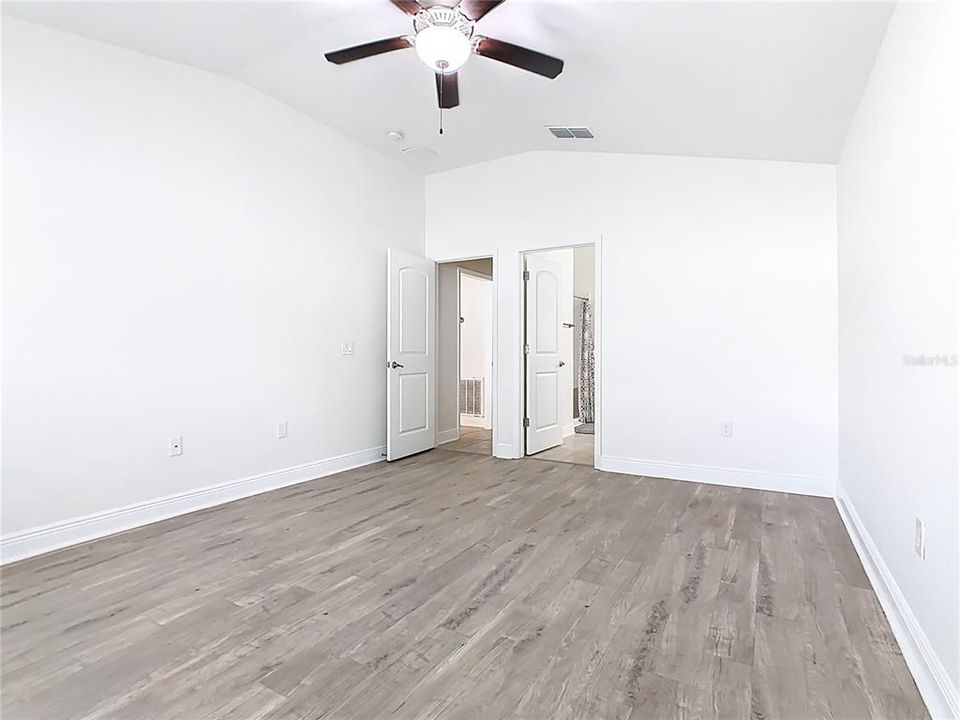 For Rent: $2,190 (3 beds, 2 baths, 1521 Square Feet)