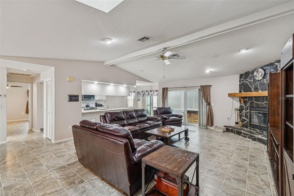 For Sale: $409,000 (3 beds, 2 baths, 1880 Square Feet)