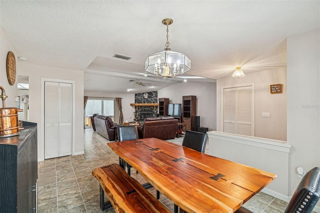 For Sale: $409,000 (3 beds, 2 baths, 1880 Square Feet)