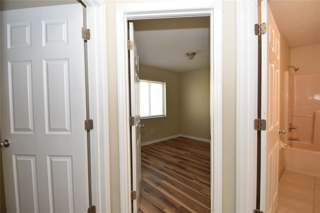 出租: $1,600 (3 贝兹, 2 浴室, 844 平方英尺)