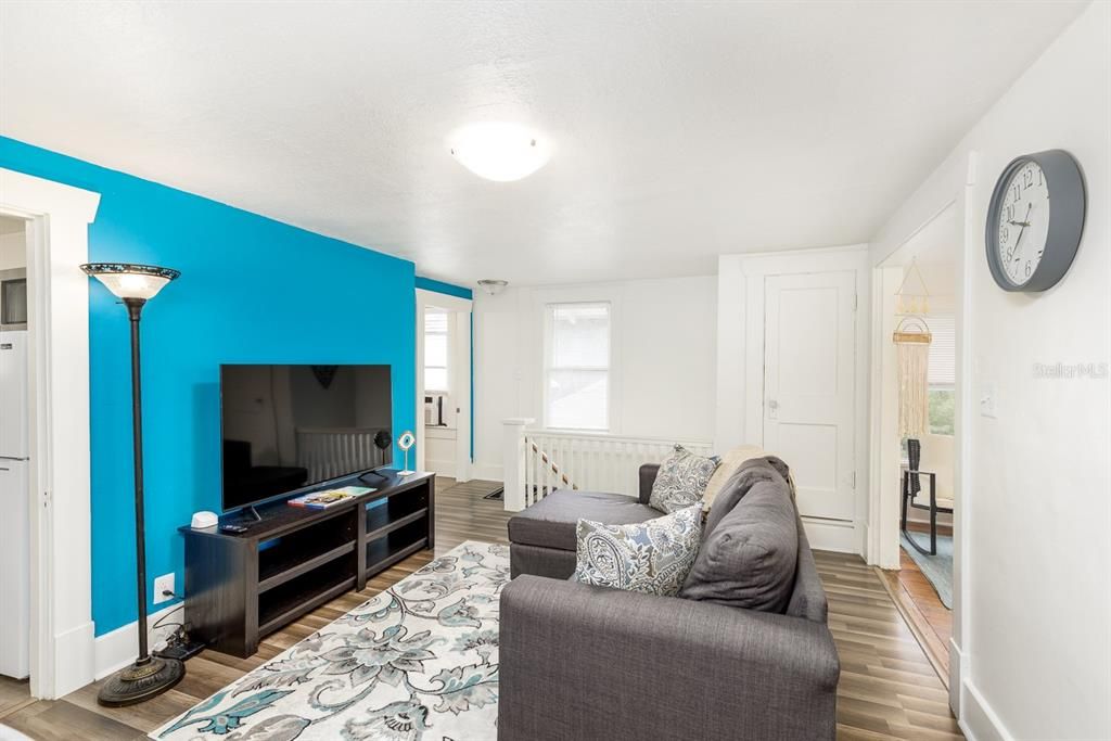 待售: $560,000 (4 贝兹, 2 浴室, 1308 平方英尺)