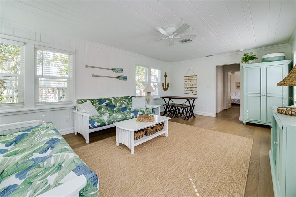 En Venta: $995,000 (1 camas, 1 baños, 698 Pies cuadrados)