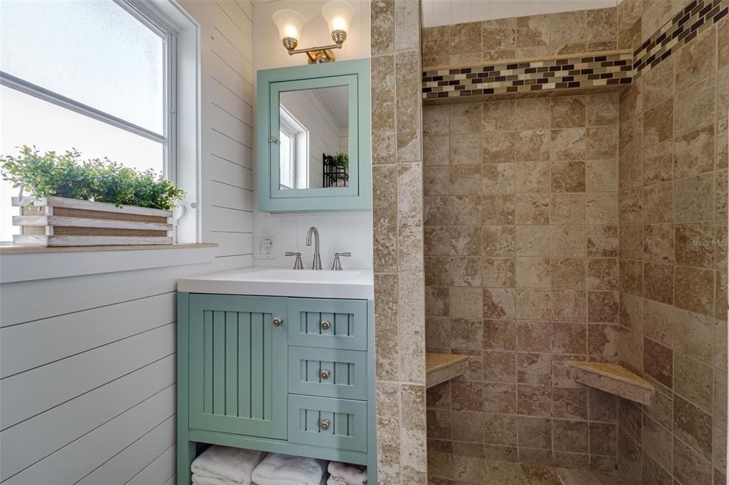 En Venta: $995,000 (1 camas, 1 baños, 698 Pies cuadrados)