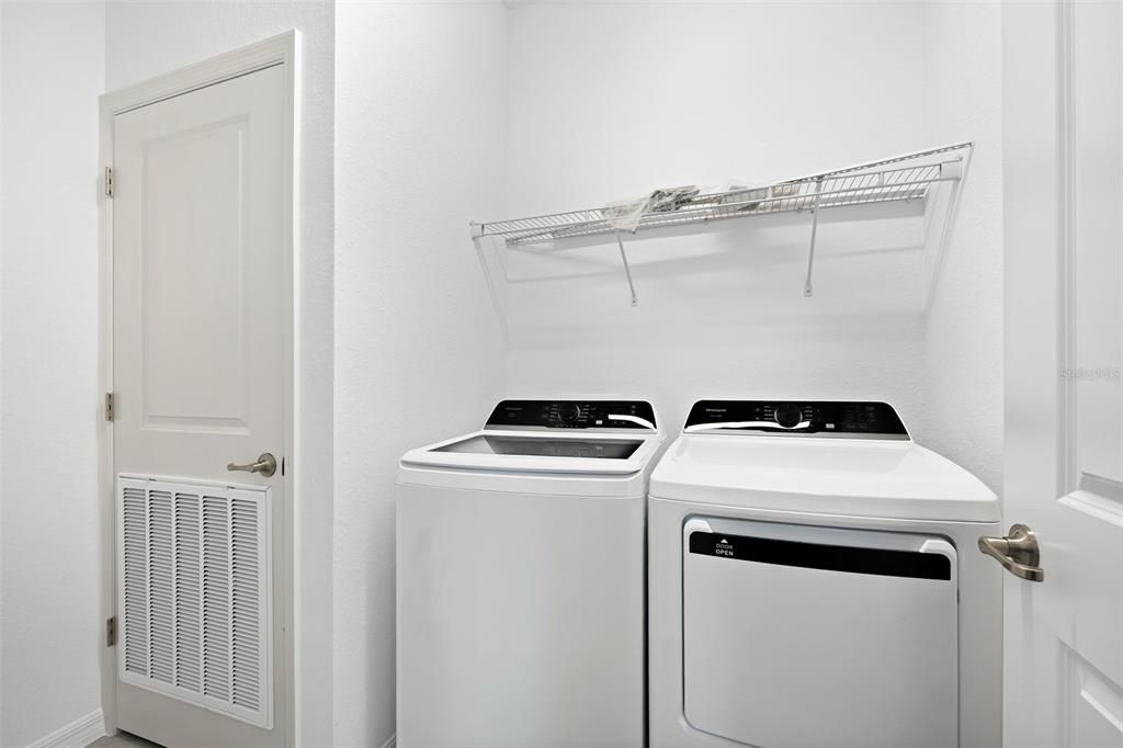 For Sale: $475,000 (5 beds, 3 baths, 3231 Square Feet)