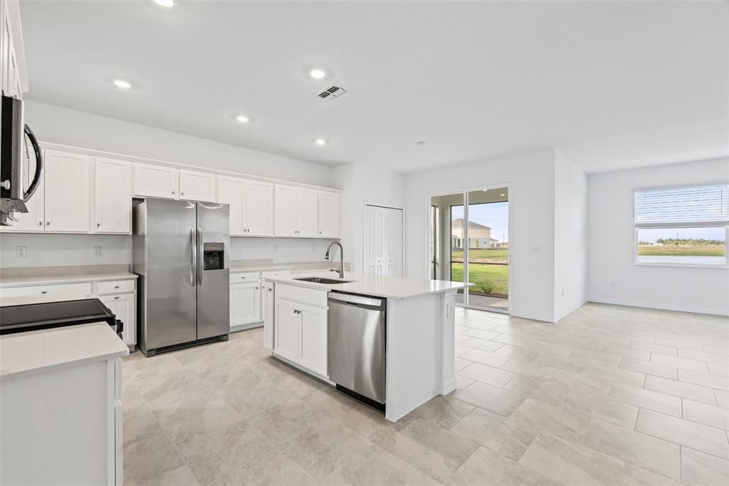 For Sale: $475,000 (5 beds, 3 baths, 3231 Square Feet)