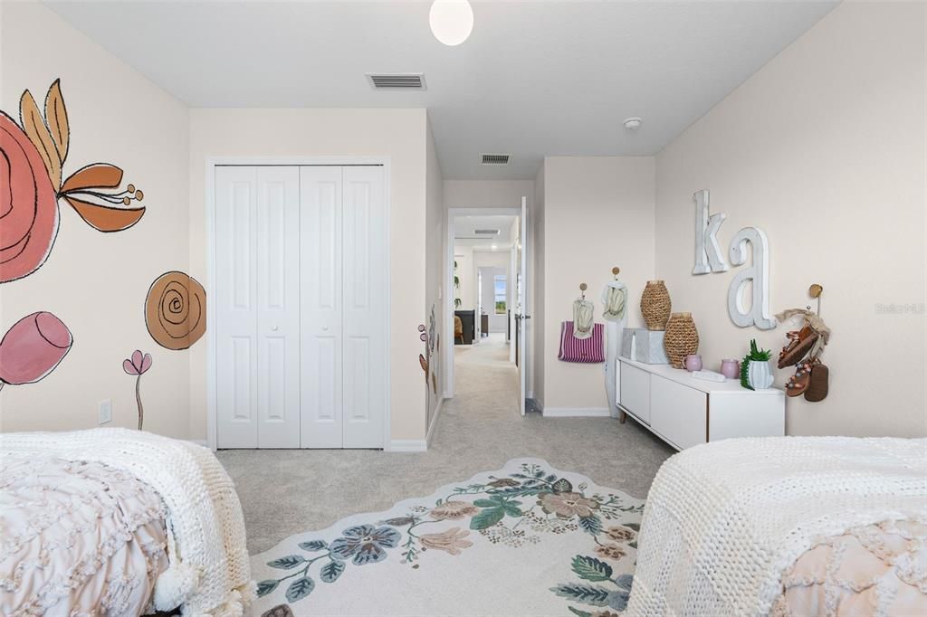 For Sale: $475,000 (5 beds, 3 baths, 3231 Square Feet)