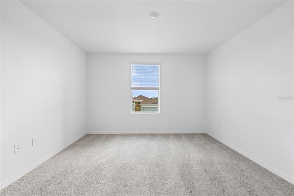 For Sale: $475,000 (5 beds, 3 baths, 3231 Square Feet)