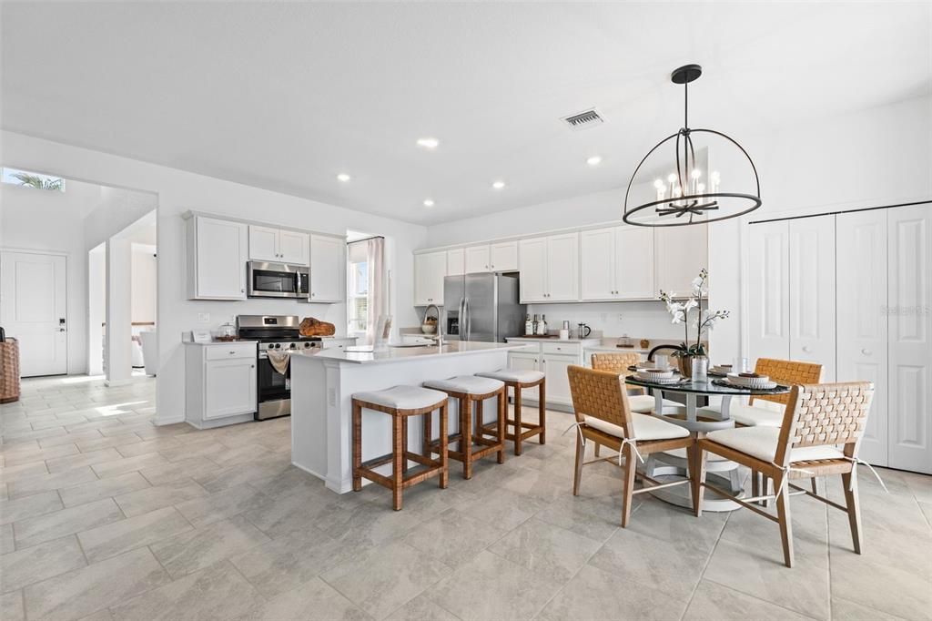 For Sale: $475,000 (5 beds, 3 baths, 3231 Square Feet)