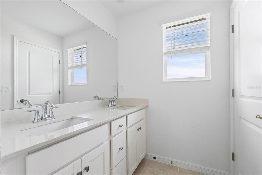 For Sale: $475,000 (5 beds, 3 baths, 3231 Square Feet)