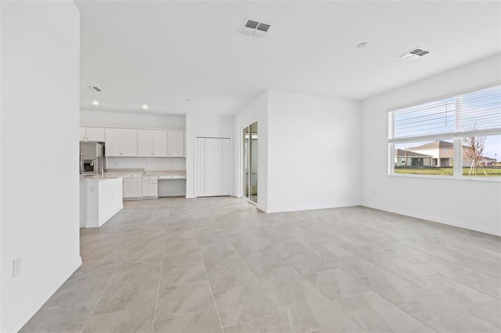 For Sale: $475,000 (5 beds, 3 baths, 3231 Square Feet)