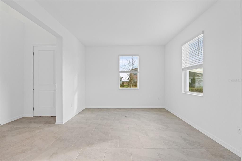 For Sale: $475,000 (5 beds, 3 baths, 3231 Square Feet)