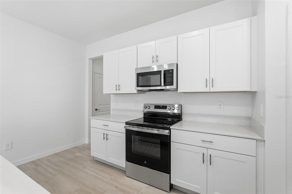 出租: $2,400 (3 贝兹, 2 浴室, 1951 平方英尺)