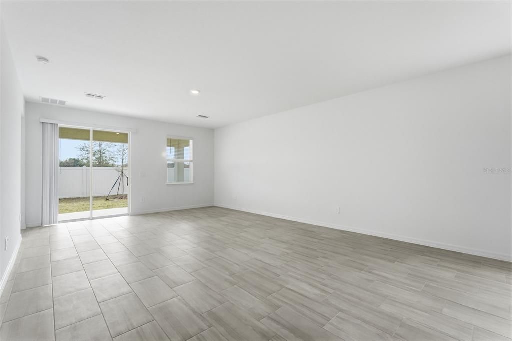 出租: $2,400 (3 贝兹, 2 浴室, 1951 平方英尺)