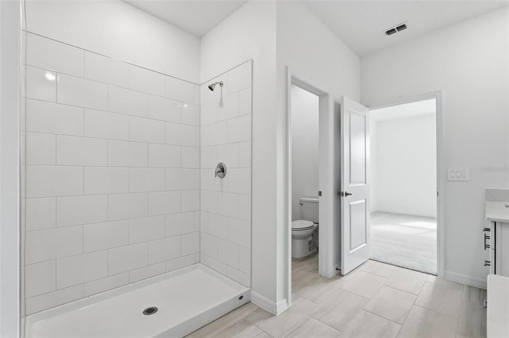 出租: $2,400 (3 贝兹, 2 浴室, 1951 平方英尺)