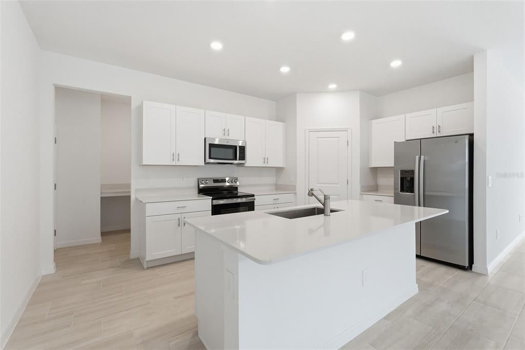 出租: $2,400 (3 贝兹, 2 浴室, 1951 平方英尺)